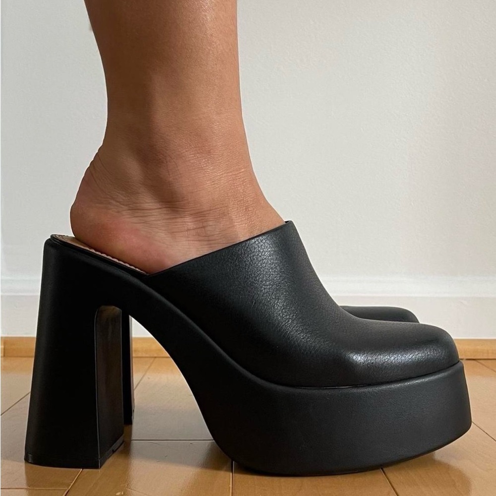 Gianni Bini So Chic blk lthr platform 5.5” heel clogs SZ 9 hippie 70’s festival